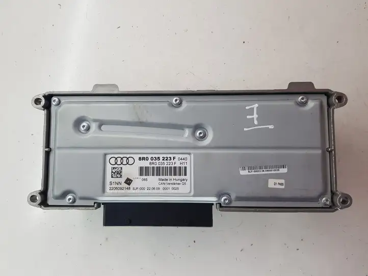 Audi A4 S4 B8 8K (2007 - 2011) 8R0035223F Усилитель звука — фото 2