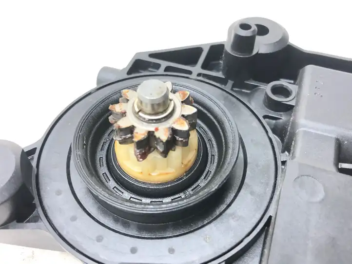 Renault Scenic III - Grand scenic III (2009 - 2016) 827310166R Стеклоподъемник задней двери — фото 2
