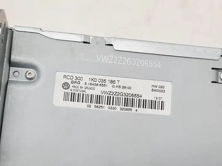 Volkswagen PASSAT B6 (2005 - 2010) 1K0035186T Магнитола / мультимедийная система — фото 3