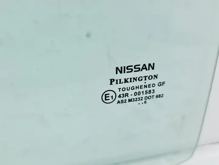 Nissan Note (E11) (2006 - 2014) Стекло задней двери — фото 2