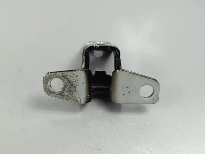 Mitsubishi Outlander (2012 - 2014)   Нижняя петля задней двери