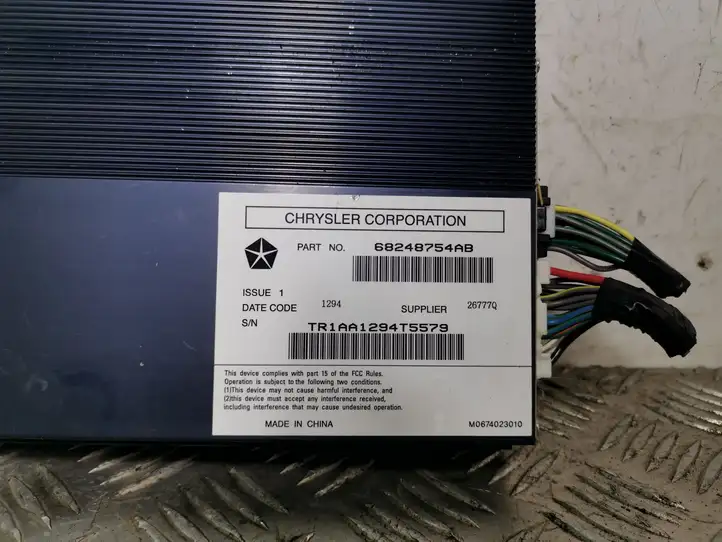 Jeep Grand Cherokee (2010 - 2021) 68248754AB Усилитель звука — фото 4