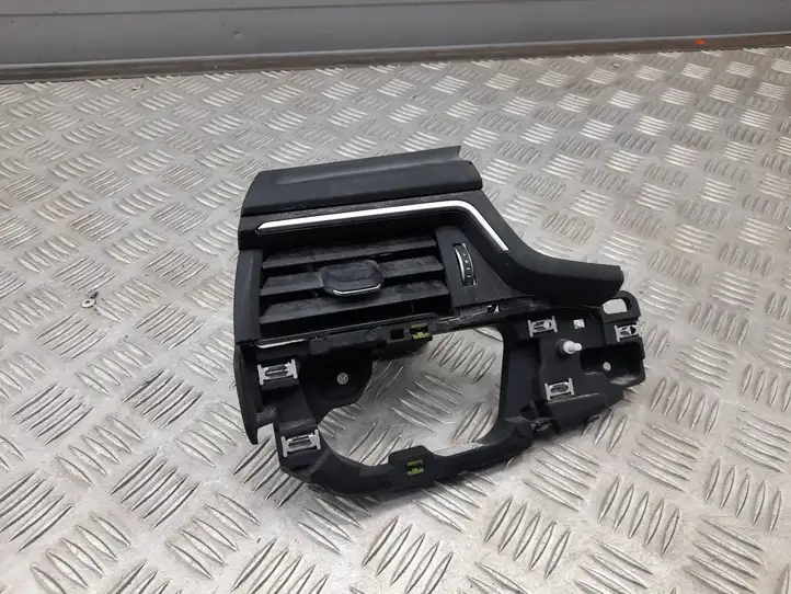 Audi A4 S4 B9 (2015 - 2019) 8W1820901 Боковой воздушный дефлектор — фото 1