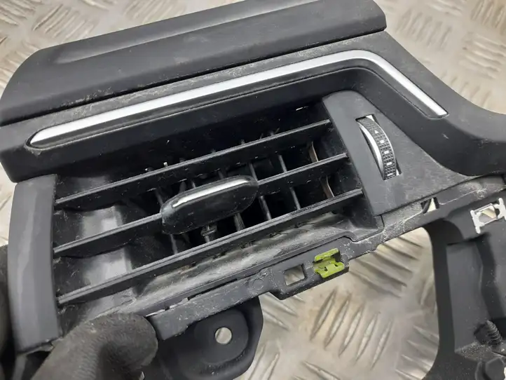 Audi A4 S4 B9 (2015 - 2019) 8W1820901 Боковой воздушный дефлектор — фото 5