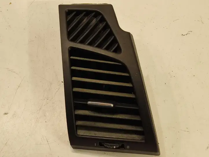 BMW 1 E81 E87 (2004 - 2011)  P010204439 Боковая воздушный дефлектор