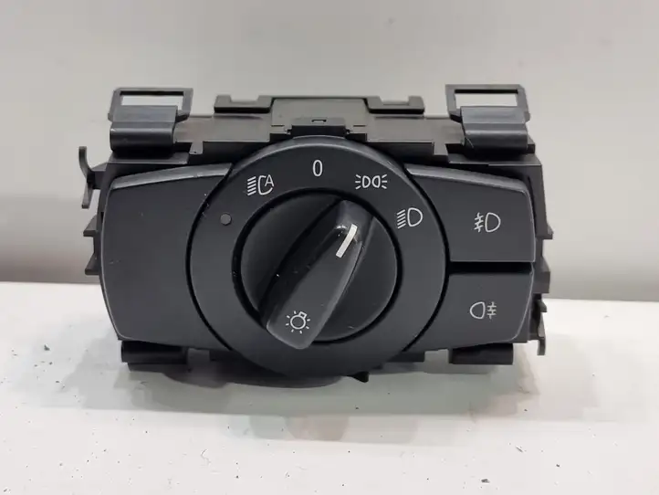 BMW 1 E81 E87 (2004 - 2011) 693279604 Включатель фонарей — фото 2