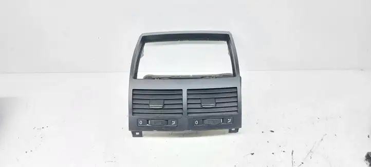 Volkswagen Touareg I (2002 - 2010) 1J0973332 Центральный воздушный дефлектор — фото 1