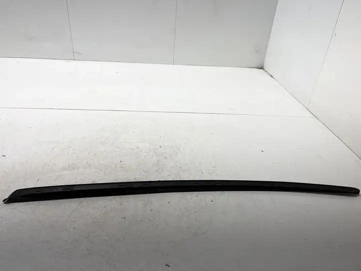Audi A4 S4 B8 8K (2007 - 2011) 8k0854327 Накладка стоек лобового стекла — фото 2