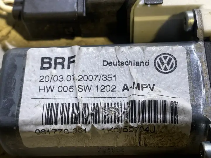 Volkswagen Touran I (2003 - 2010) 961770351 Стеклоподъемник задней двери — фото 2