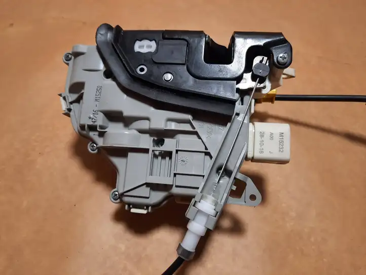 Audi A6 C7 (2014 - 2018) 4G0839016E Замок задней двери — фото 10