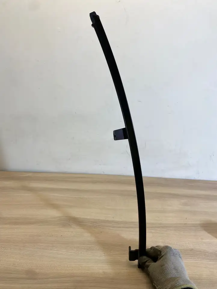 Toyota C-HR I (2016 - 2022) Рамка дверного стекла задней двери — фото 1