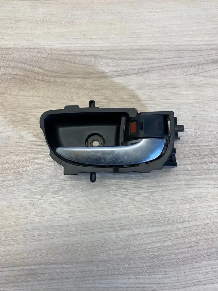 Toyota Yaris (2014 - 2019) 89915A2 Внутренняя ручка задней двери — фото 1