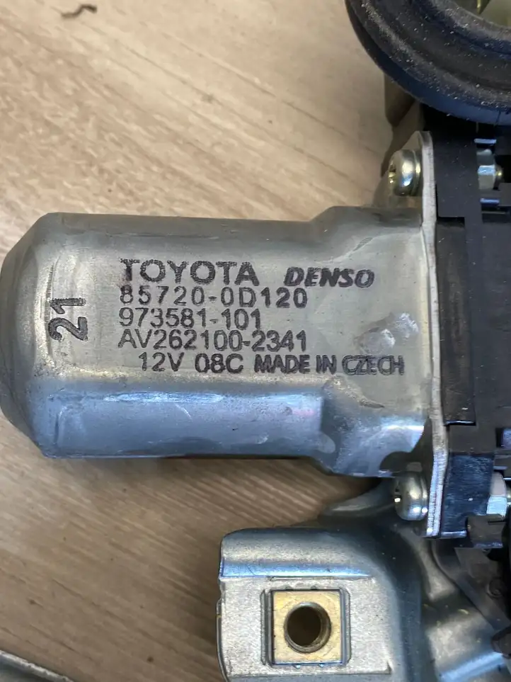 Toyota Yaris (2014 - 2019) 857200D120 Стеклоподъемник передней двери (комплект) — фото 4