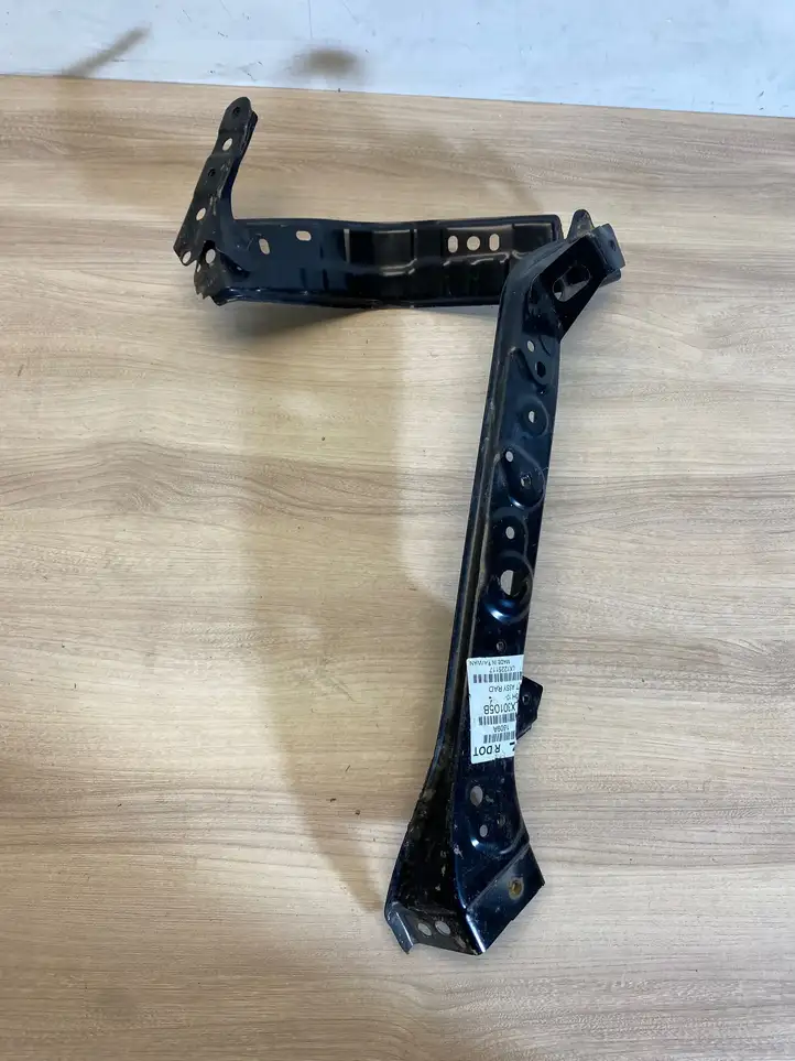 Lexus RX 330 - 350 - 400H (2008 - 2012) Кронштейн панели радиатора — фото 4