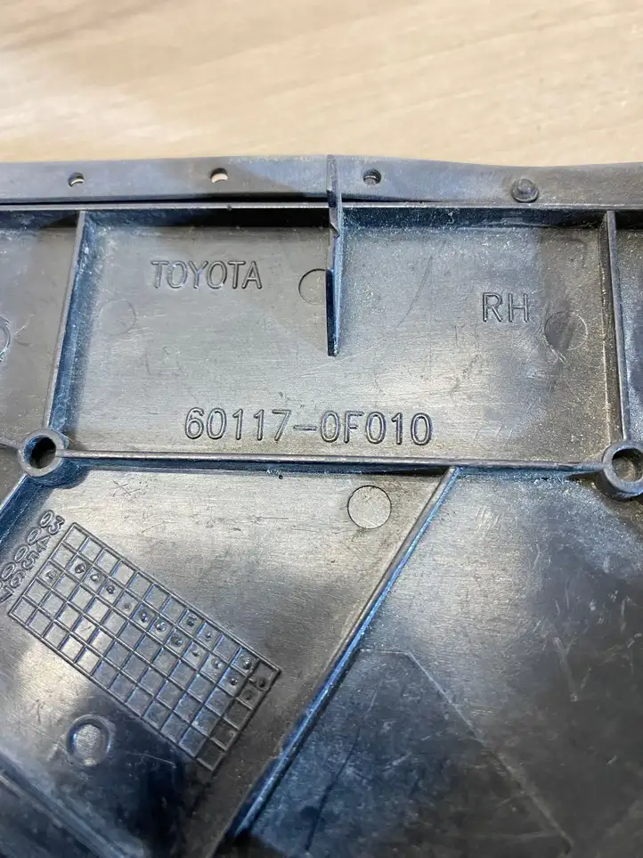Toyota Corolla Verso AR10 (2004 - 2009) 601170f010 Молдинг крыла — фото 5