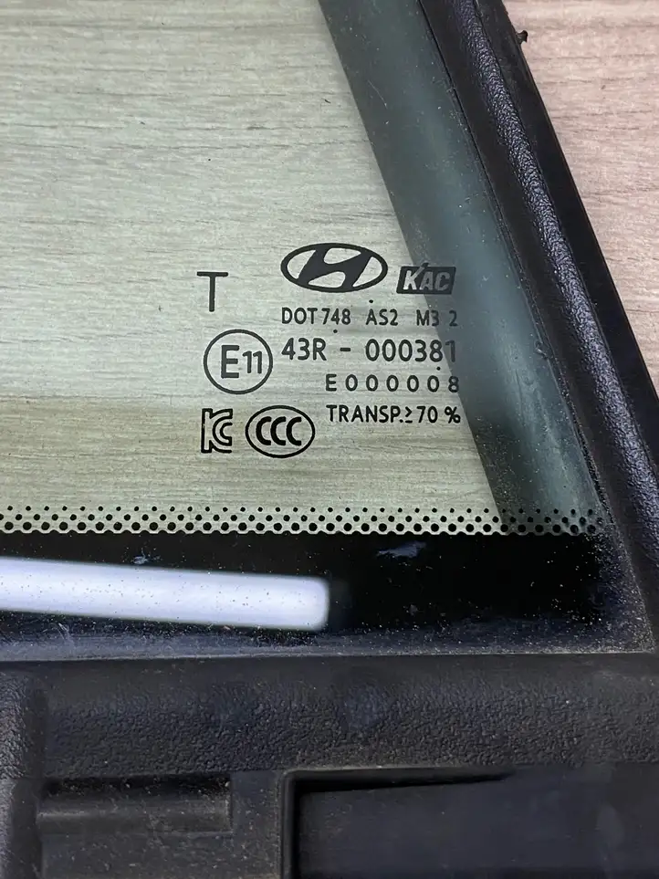 Hyundai Santa Fe (2018 - 2020) e1143r000381 Форточка двери — фото 2