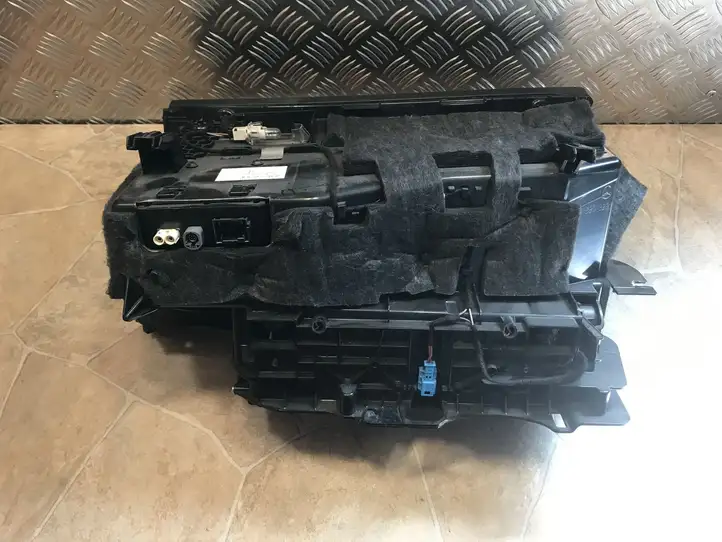 Mercedes-Benz C W204 (2007 - 2014) A2046803291 Вещевой ящик — фото 11