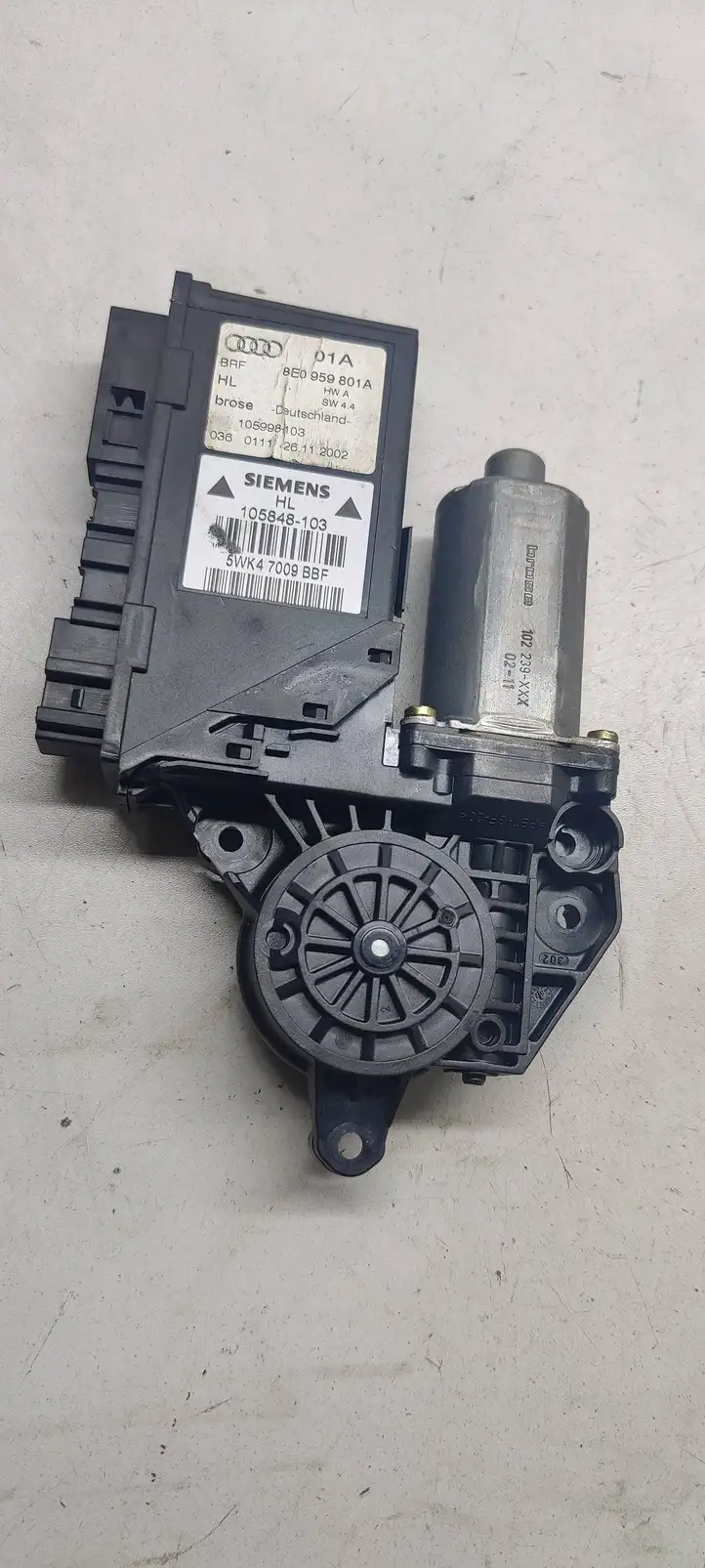 Audi A4 S4 B6 8E 8H (2000 - 2006) 8e0959801A Стеклоподъемник задней двери — фото 1