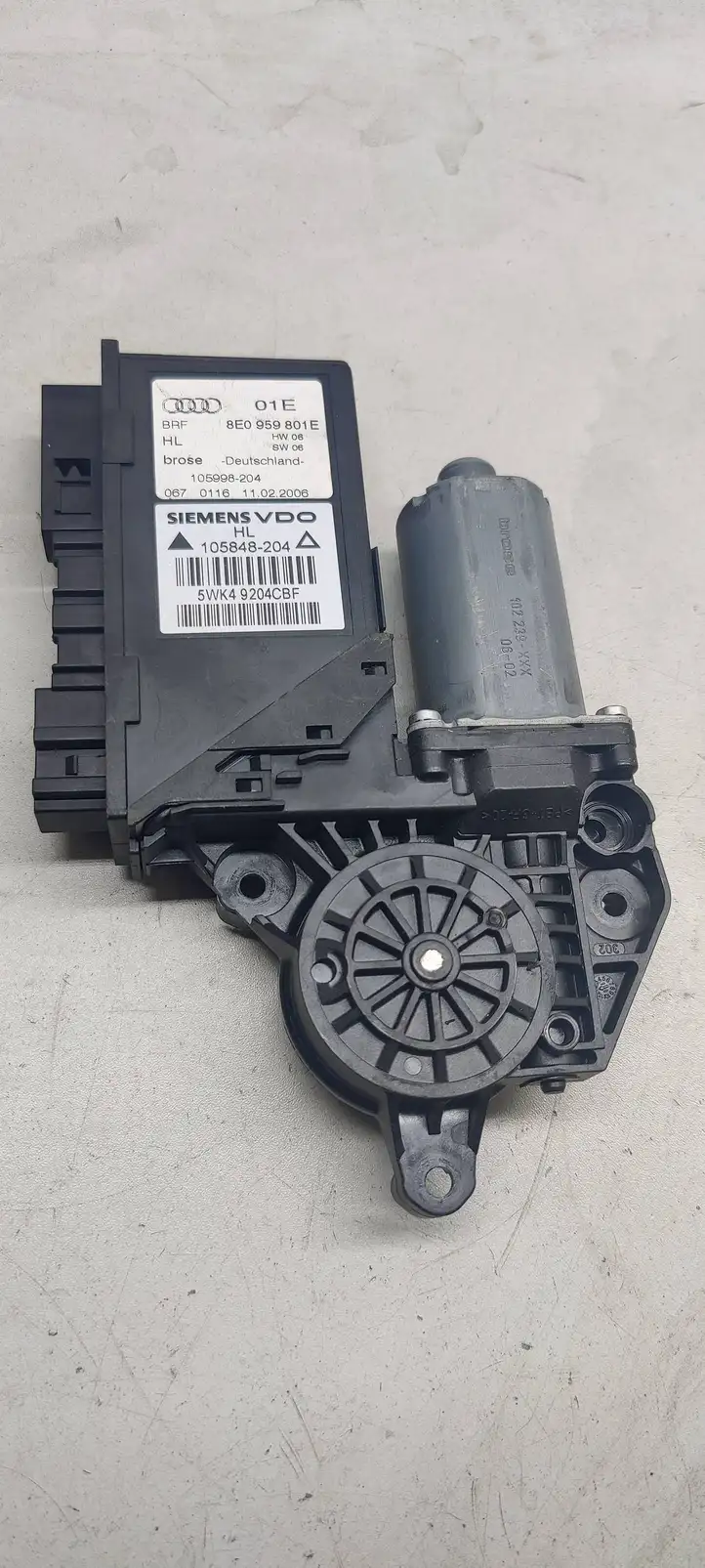 Audi A4 S4 B7 8E 8H (2004 - 2009) 8e0959801E Стеклоподъемник задней двери — фото 1