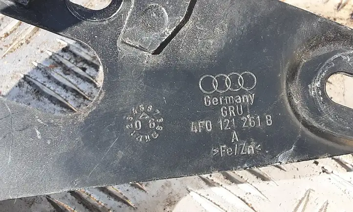 Audi A6 S6 C6 4F (2004 - 2008) 4F0121261B Кронштейн панели радиатора — фото 2