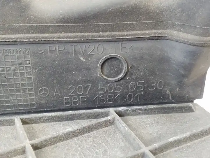 Mercedes-Benz E C207 W207 (2009 - 2017) A2075050530 Дефлектор воздуха — фото 4