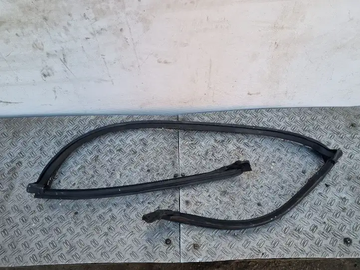 Ford Focus (2005 - 2008) 72302UHF3 Уплотнитель передней двери — фото 9