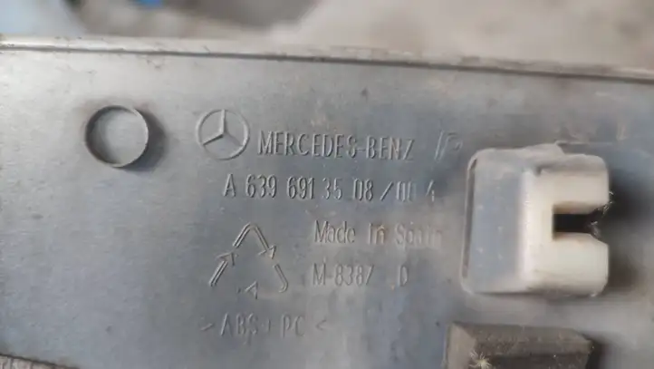 Mercedes-Benz Vito Viano W639 (2003 - 2010) A6396913508 Отделка нижней направляющей раздвижной двери — фото 4