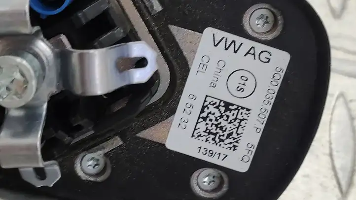 Volkswagen PASSAT B8 (2015 - ) 5Q0035507P GPS антенна — фото 2