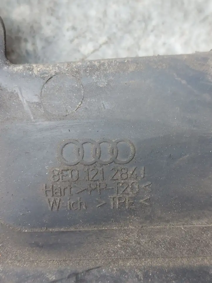 Audi A4 S4 B7 8E 8H (2004 - 2009) 8E0121284J Дефлектор воздуха — фото 2