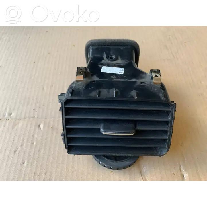Volkswagen Touareg II (2010 - 2018) 7P1819704A Боковой воздушный дефлектор — фото 1