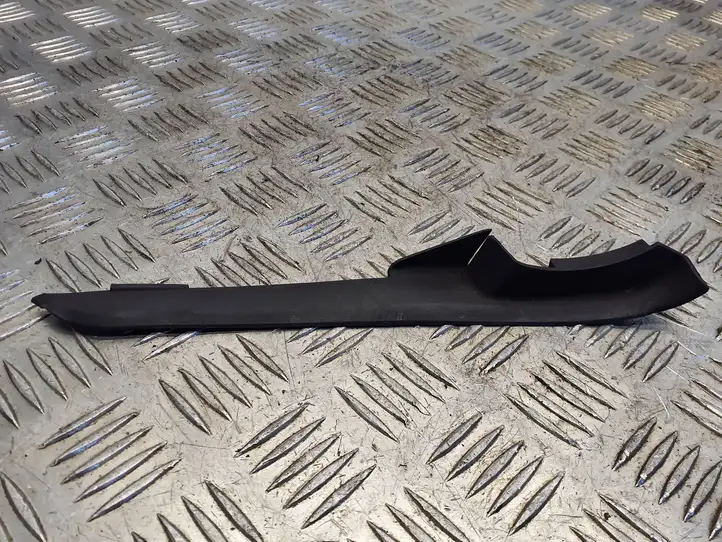 Toyota Prius (XW30) (2009 - 2015) 5388647020 Накладка стоек лобового стекла — фото 1
