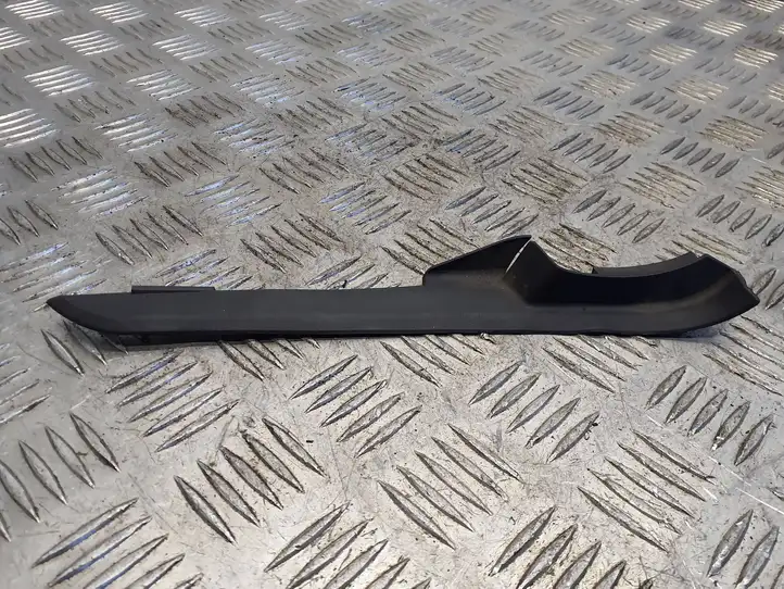Toyota Prius (XW30) (2009 - 2015) 5386647020 Накладка стоек лобового стекла — фото 2