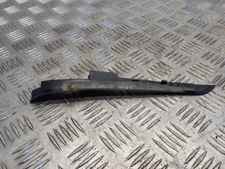 Toyota Prius (XW30) (2009 - 2015) 5386647020 Накладка стоек лобового стекла — фото 3