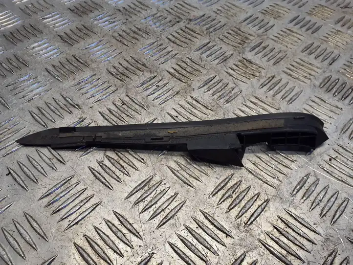Toyota Prius (XW30) (2009 - 2015) 5386647020 Накладка стоек лобового стекла — фото 2