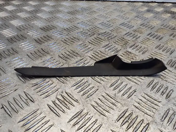 Toyota Prius (XW30) (2009 - 2015) 5386647020 Накладка стоек лобового стекла — фото 4