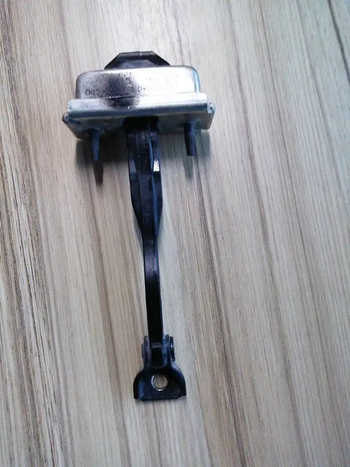 Ford EcoSport (2018 - )  S9111520 Ограничитель открывания передней двери