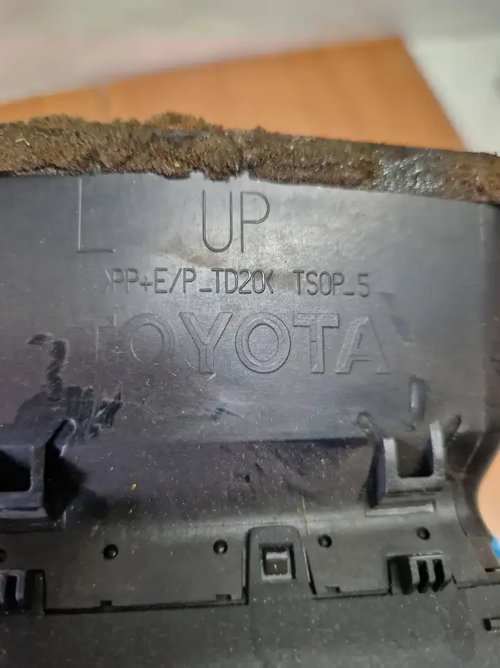 Toyota Avensis T250 (2006 - 2009) TS0P5 Боковой воздушный дефлектор — фото 3