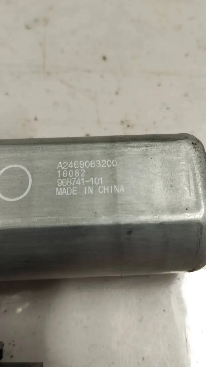 Mercedes-Benz A W176 (2012 - 2018) A2469063200 Стеклоподъемник задней двери — фото 4