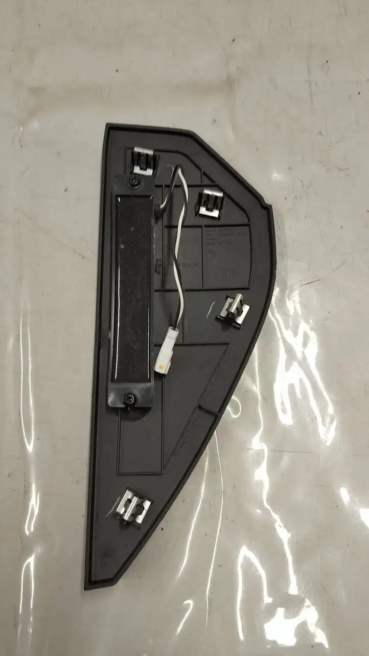 Tesla Model S (2016 - 2021) 102836200a Боковая отделка панели приборов — фото 2