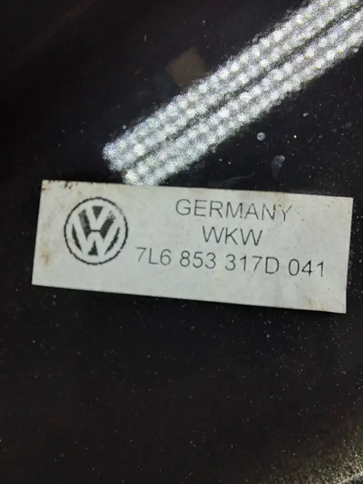 Volkswagen Touareg I (2002 - 2010) 7L6853317D Накладка стекла передней двери — фото 3