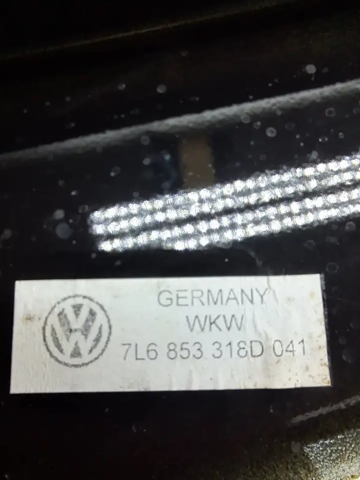 Volkswagen Touareg I (2002 - 2010) 7L6853318D Накладка стекла передней двери — фото 3