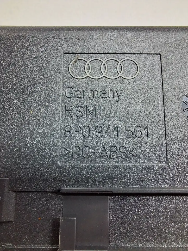 Audi A3/S3 8P (2004 - 2008) 8P0941561 Вещевой ящик — фото 4