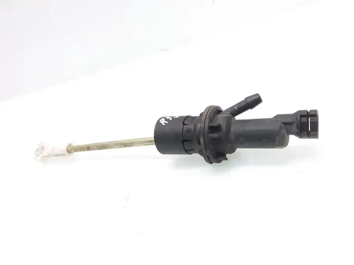 Peugeot 307 CC (2001 - 2005) 9637030880 Главный цилиндр сцепления — фото 2