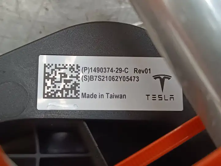 Tesla Model 3 (2017 - 2023) 149037429C Зарядный разъем электромобиля — фото 2