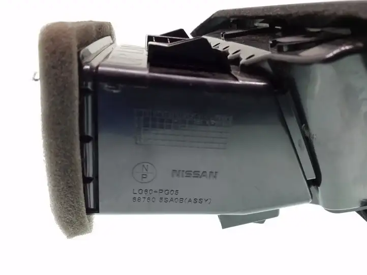 Nissan Leaf I (ZE0) (2010 - 2017) 687605SA0B Боковой воздушный дефлектор — фото 2
