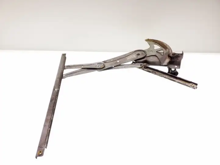 Toyota Corolla Verso E121 (2004 - 2007) 698400F010 Механический стеклоподъемник задней двери — фото 3
