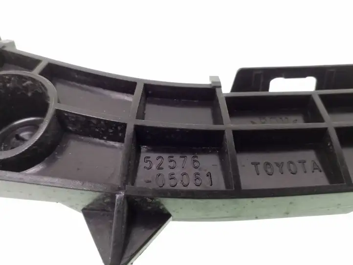 Toyota Avensis T270 (2015 - 2018) 5257605061 Кронштейн заднего бампера — фото 2