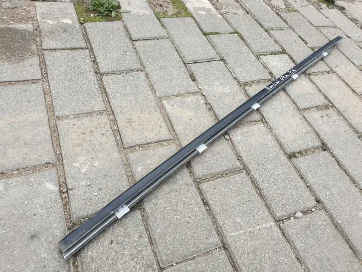 Nissan Qashqai (2006 - 2010)   Отделка стекла передней двери