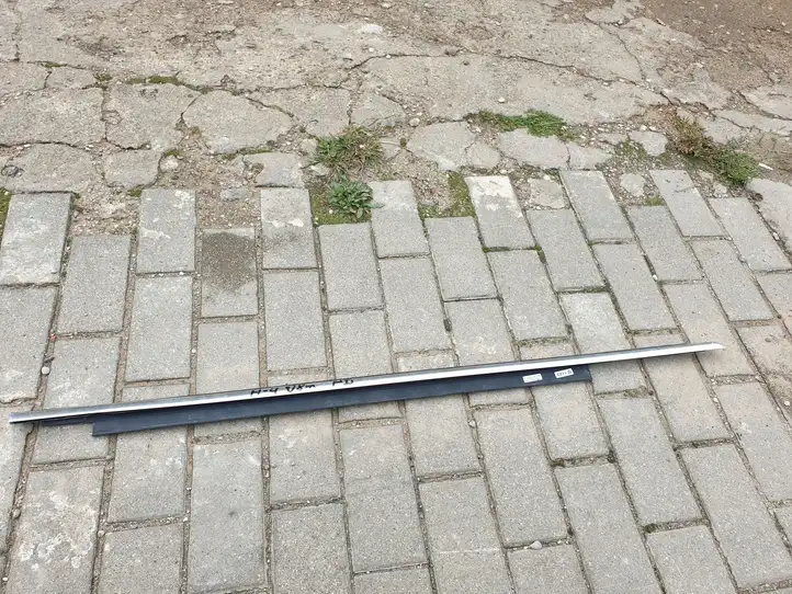 Audi A4 S4 B8 8K (2007 - 2011) 8K0853284G Накладка стекла передней двери — фото 1
