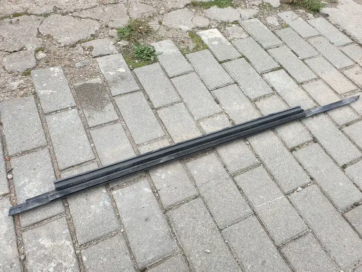 Audi A4 S4 B8 8K (2007 - 2011) 8K0853284G Накладка стекла передней двери — фото 4